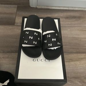 Gucci rubber slides